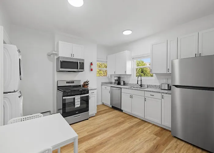 Bloomfield, Shadyside !c Modern And Cozy Private Bedroom With Shared Bathroom *